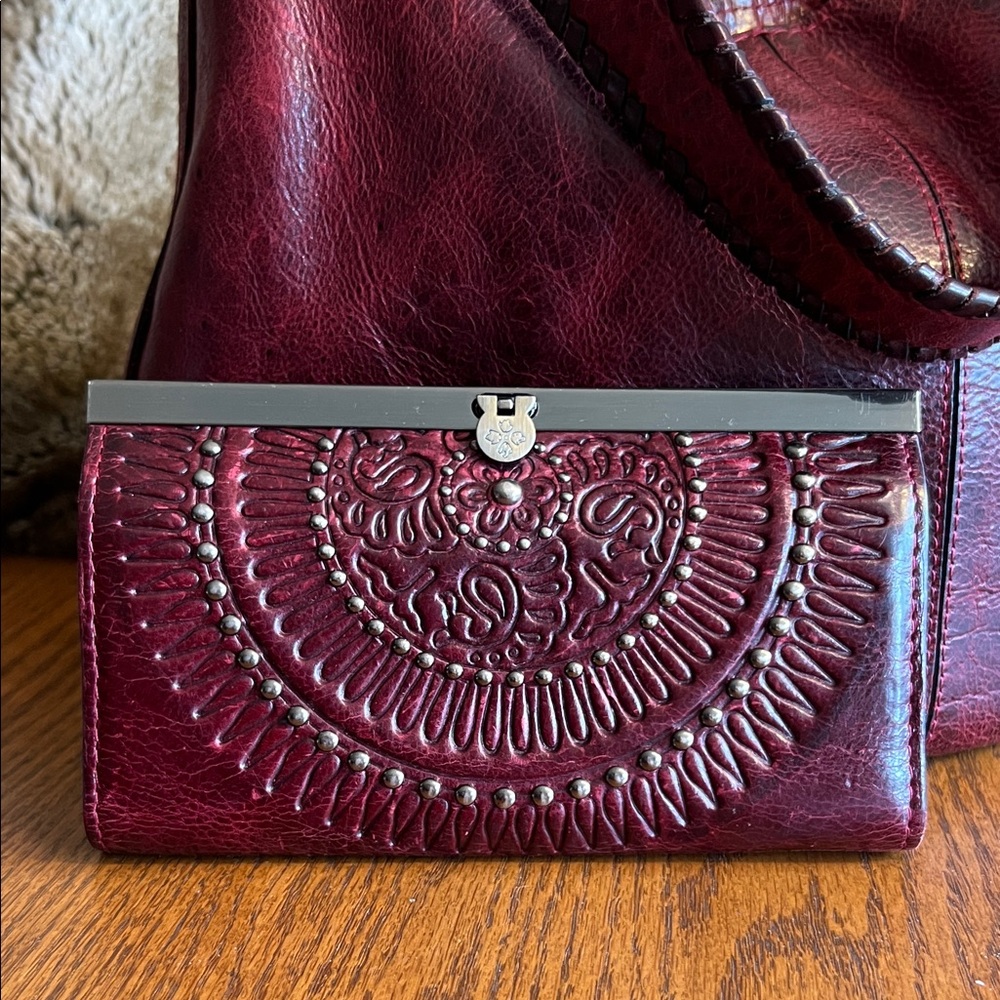Patricia Nash Deep Red Distressed Leather Hobo Conceal Carry Bag and Wallet - Picture 2 of 16